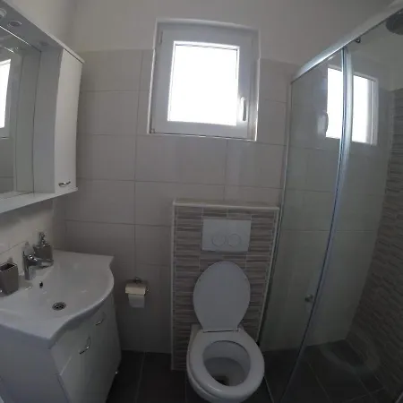 Nenci 2 Apartmán *
